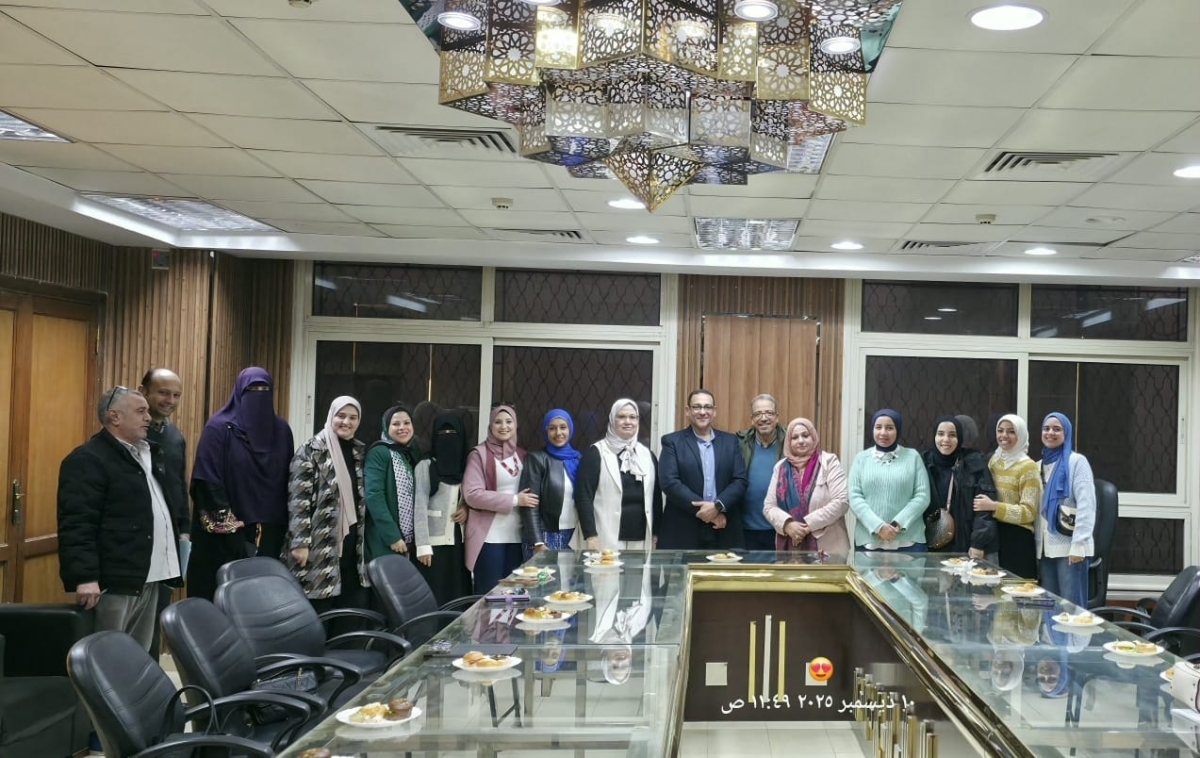 تكريم مجلس كلية الفنون التطبيقية لأعضاء فريق الجوده