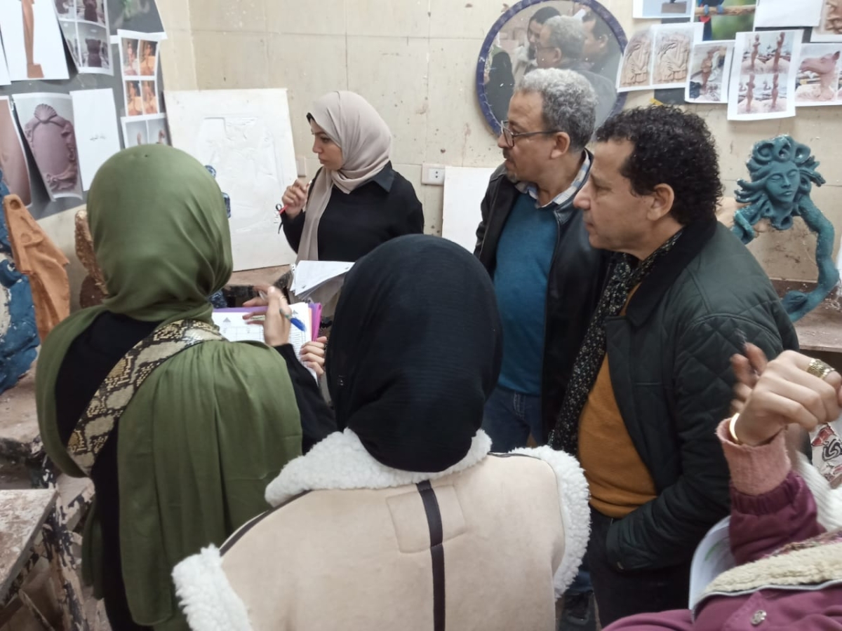 فاعليات تقييم مقرر بارز (3) للفرقة الثانية ـ الفصل الخريفي ـ للعام الجامعي 2025 - 2026 قسم (النحت والتشكيل المعماري والترميم)