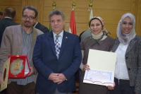 مجلس قيادات بنها يكرم أعضاء هيئة تدريس الفنون التطبيقية المشاركين في الدورة الزراعية