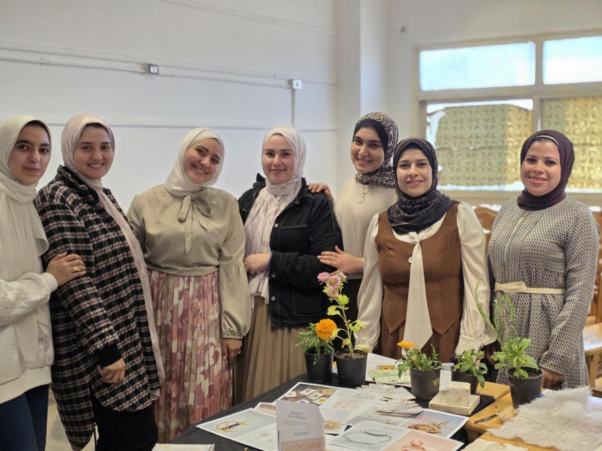 فاعليات تقييم مقرر تصميم بيئي للفرقة الرابعة ـ الفصل الخريفي ـ للعام الجامعي 2025 - 2026 قسم (المنتجات المعدنية والحلى)