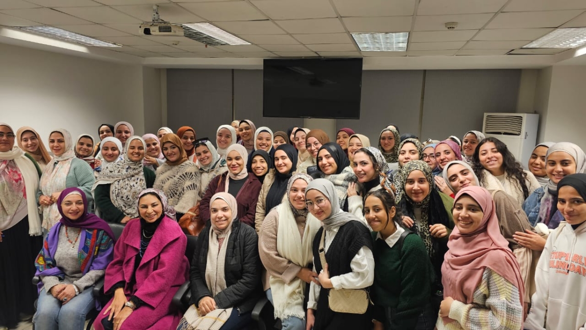 فعاليات تقييم مادة تصميم ملصقات اعلانية - الفرقة الثالثة - قسم الإعلان والطباعة والنشر - الترم الأول 2025-2026