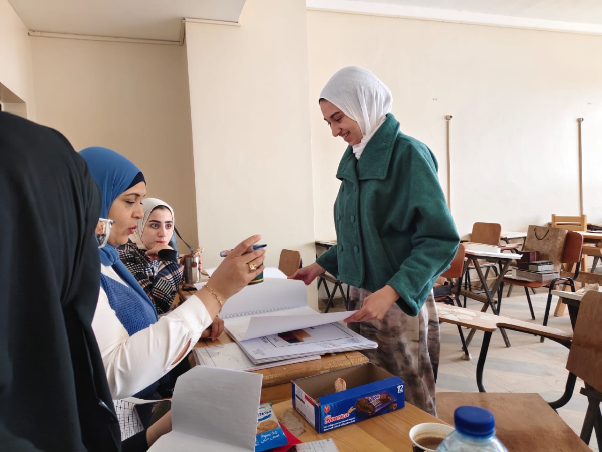 فعاليات تقييم مقرر أثاث متعدد لطلاب الفرقه الرابعة ببرنامج علوم تصميم و إنتاج الأثاث