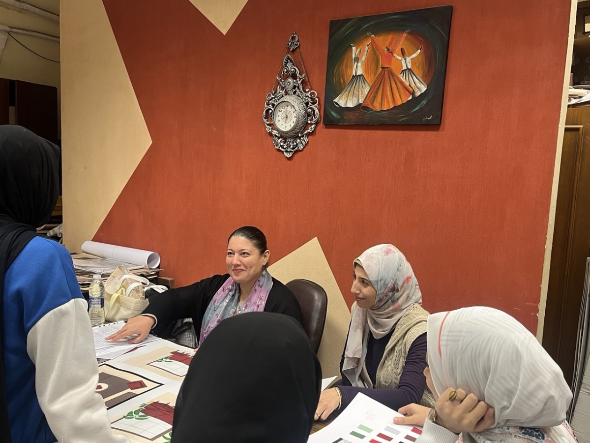 فعاليات تقييم مقرر نظريات اللون وتطبيقاته الفرقة الاولى بقسم التصميم الداخلي والاثاث اليوم الثلاثاء الموافق 16\12\2025